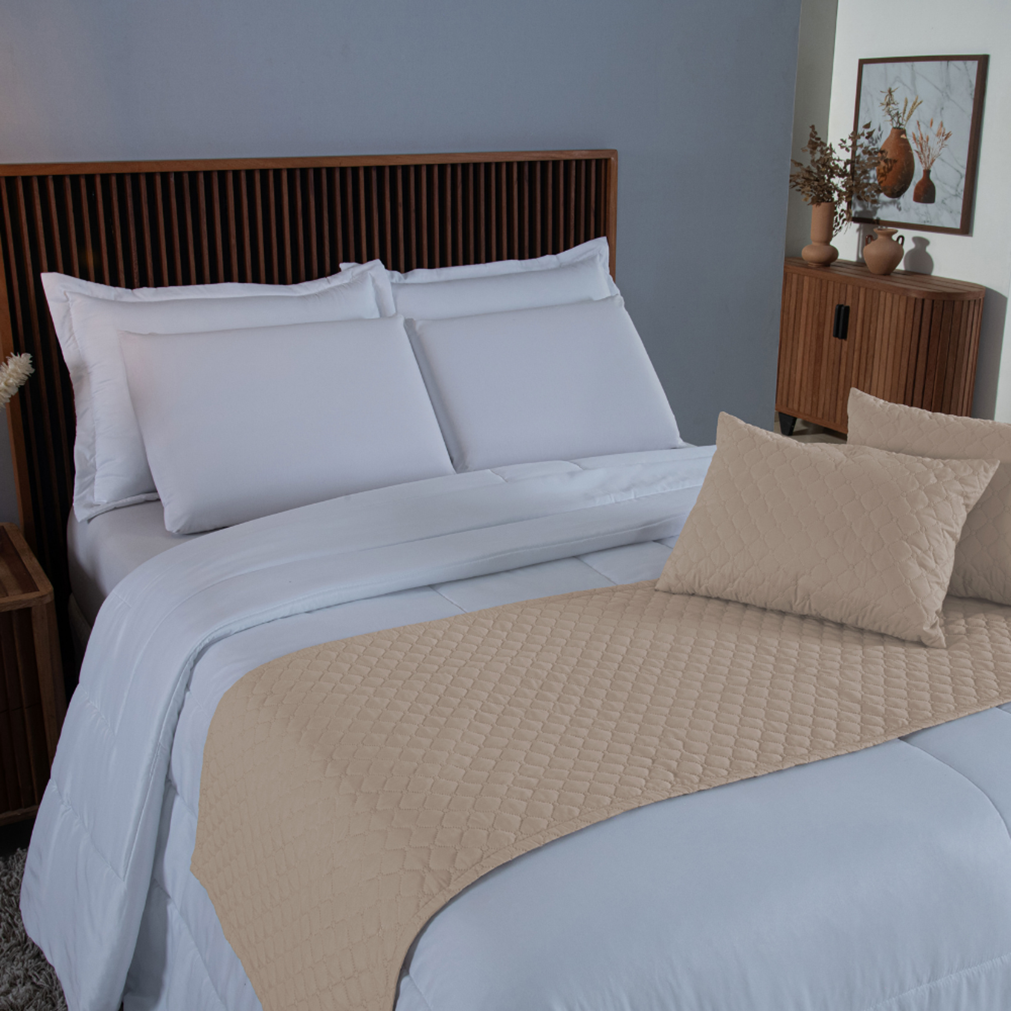 Kit Peseira Queen 5 Peças Microfibra Matelassê com Almofada Cheia Caqui
