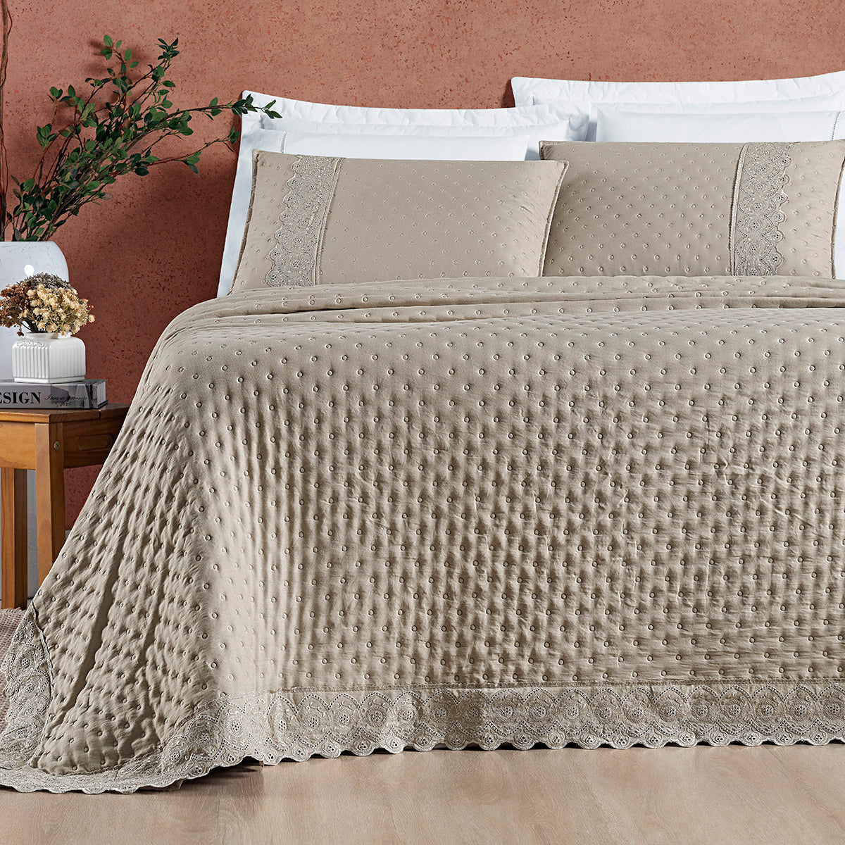 Cobre Leito King Nobless Micropercal 200 Fios Bordado Inglês 3 Peças Taupe