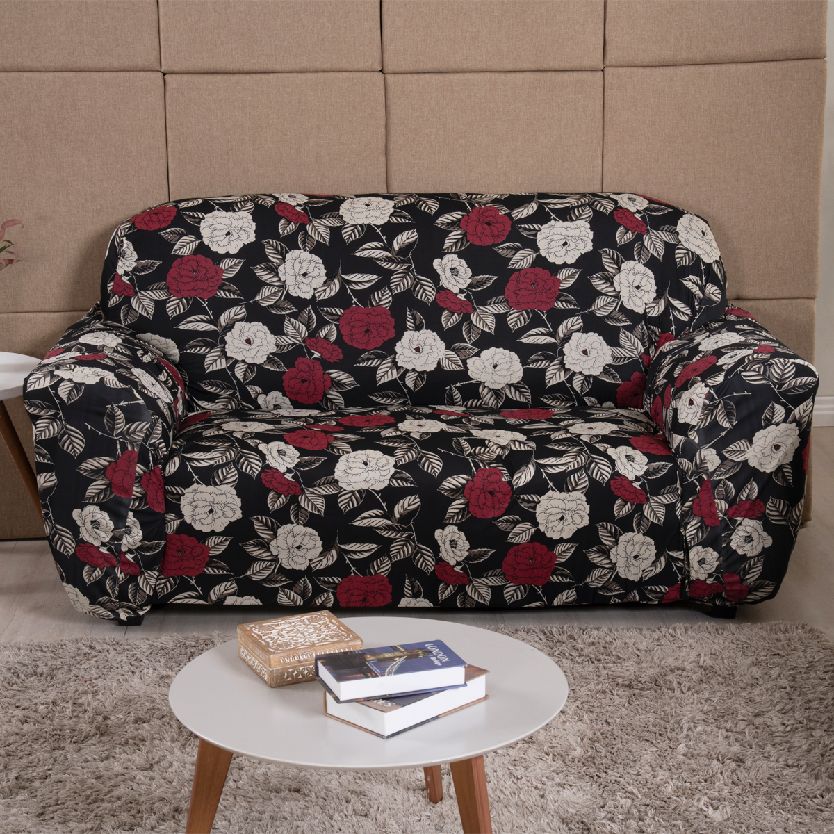 Capa para Sofá Coladinha com Elástico em Volta Rosas Noir