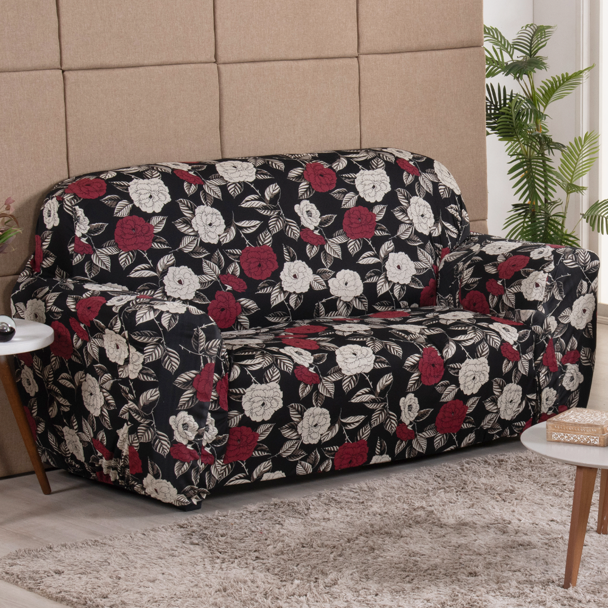 Capa para Sofá Coladinha com Elástico em Volta Rosas Noir