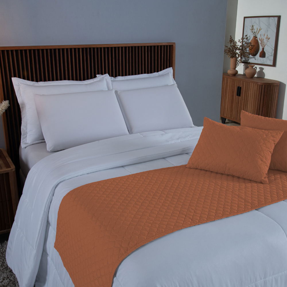 Kit Peseira Queen 5 Peças Microfibra Matelassê com Almofada Cheia Terracota